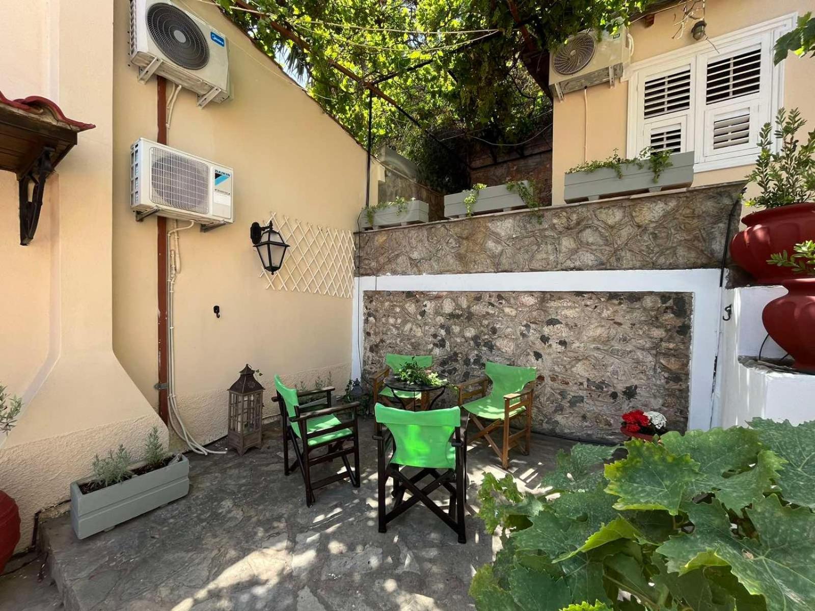 Apartment Secret Garden *